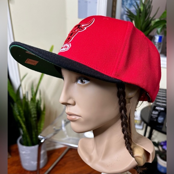 Gorgeous Bulls Cap!!! - Picture 3 of 4